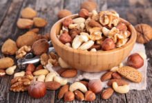 There are 10 health benefits to eating hazelnuts