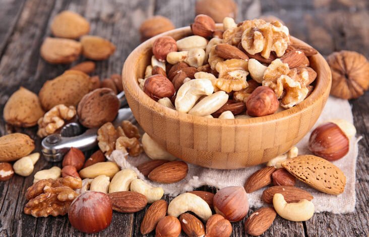 There are 10 health benefits to eating hazelnuts